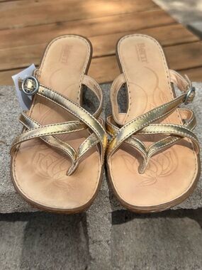 Børn Funi Sandal style in a metallic gold finish